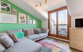 Cozy Studio W/Parking 5 Min Walk From The Bus Stop